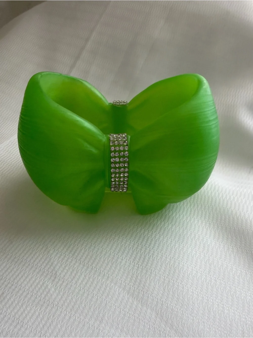 Handmade resin bow holder!  4.33”x 3.15”